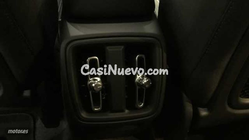 Volvo XC40 - foto 22