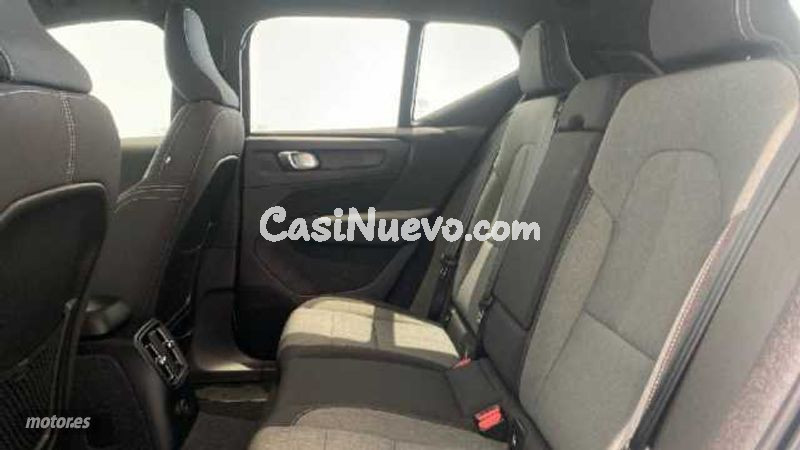 Volvo XC40 - foto 11