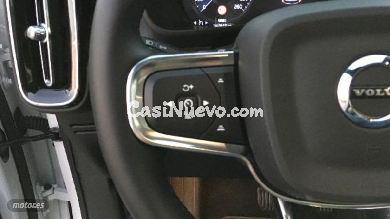 Volvo XC40 - foto 14