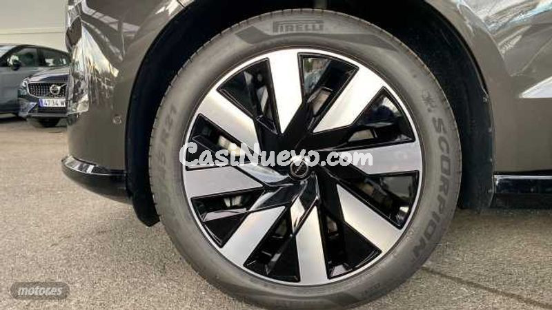 Volvo EX90 - foto 16