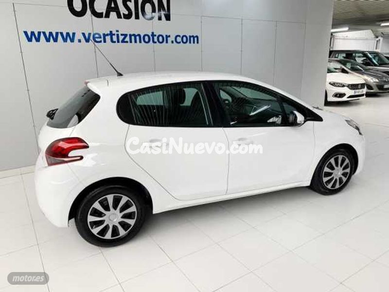 Peugeot 208 - foto 3