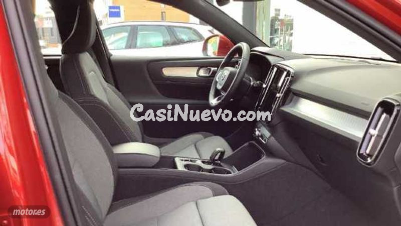 Volvo XC40 - foto 10