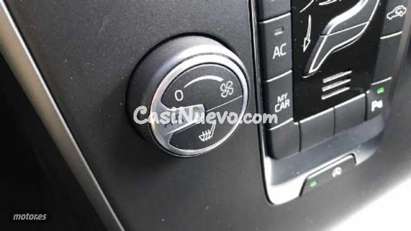 Volvo V 40 - foto 24