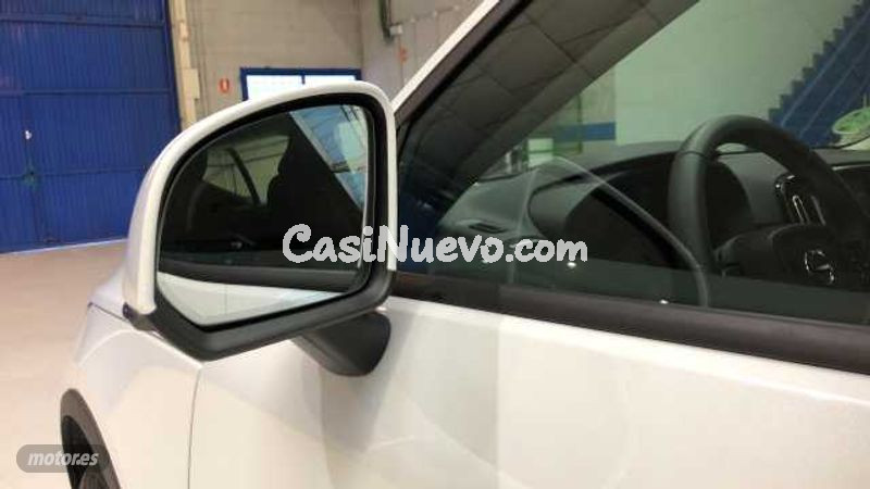 Volvo XC40 - foto 13