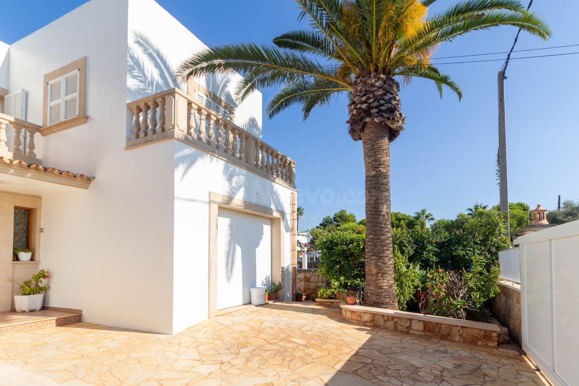 Vivienda unifamiliar con piscina y amplias terrazas en Cala  - foto 2