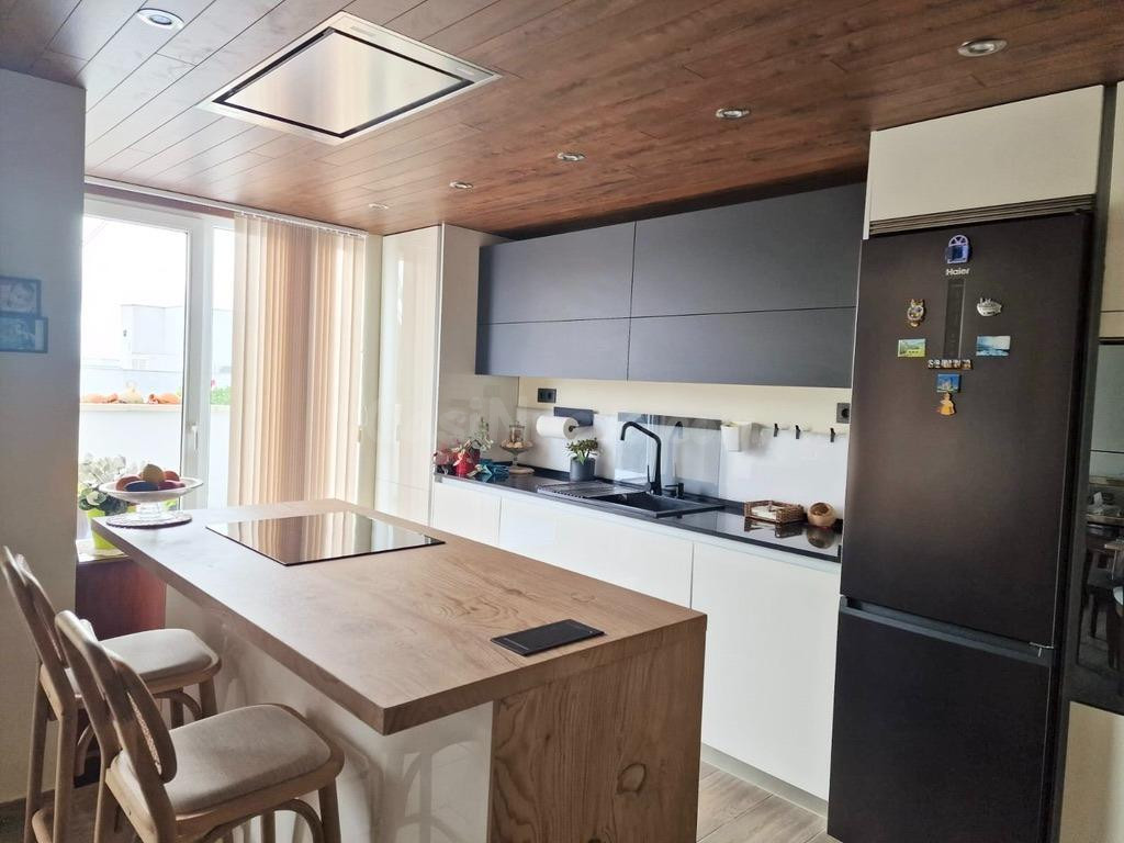 Exclusivo Apartamento totalmente reformado con gran terraza  - foto 2