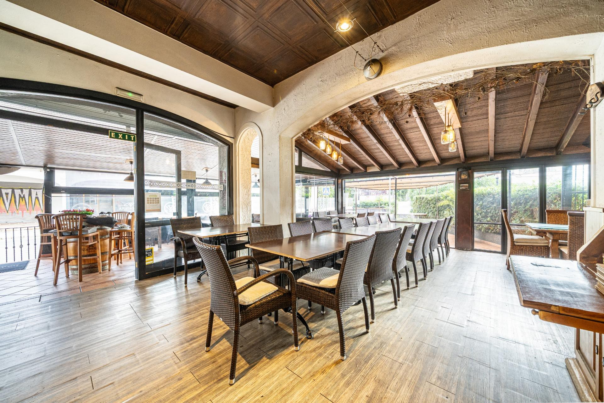 TRASPASO (Y OPCION DE VENTA) DE RESTAURANTE ARGENTINO EN SAN