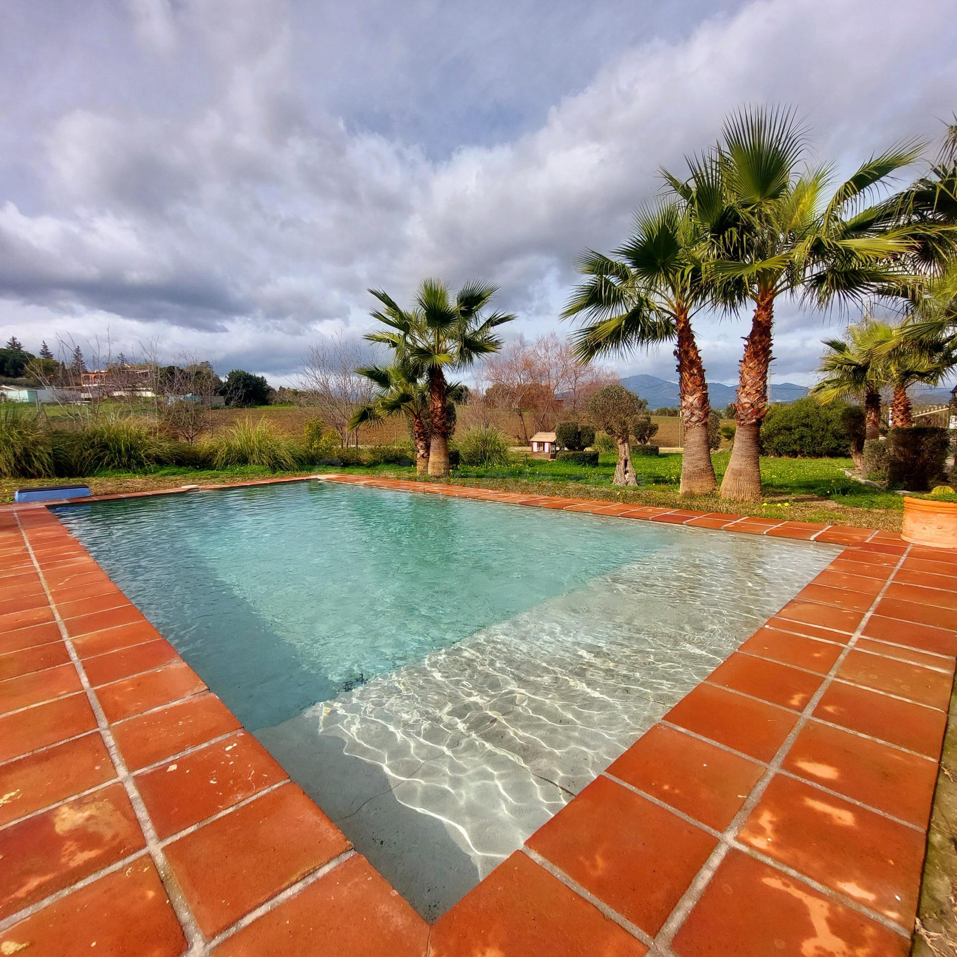 BONITA CASA DE CAMPO EN COIN (LA CARRETA)