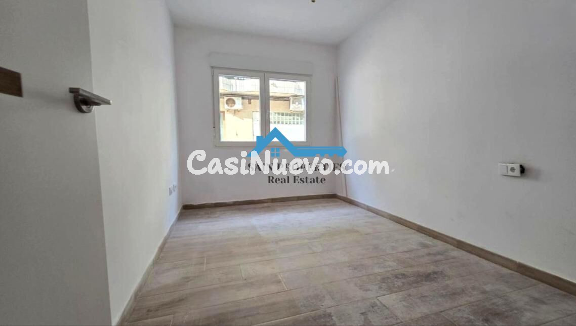 Bajo de 2 dormitorios totalmente reformado a estrenar en el  - foto 6