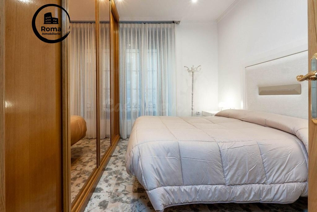 Piso con licencia de alquiler turístico en pleno centro de G - foto 5