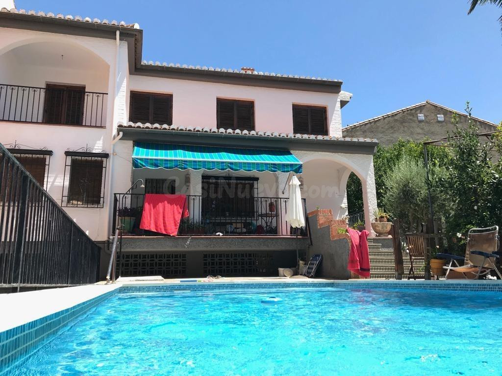 INVERSIÓN!!! GRAN CHALET EN PLENO CENTRO DE LA ZUBIA!!!
