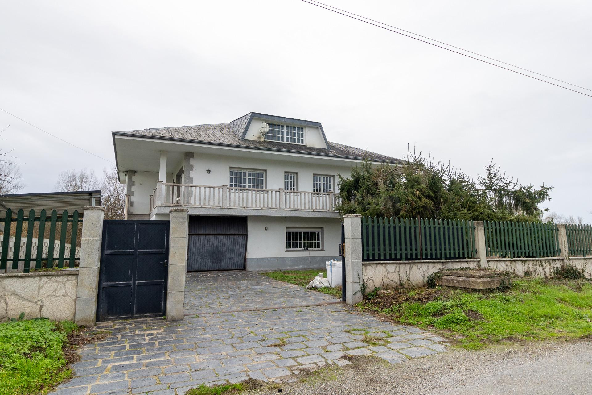 Casa familiar en venta en Sober, Lugo