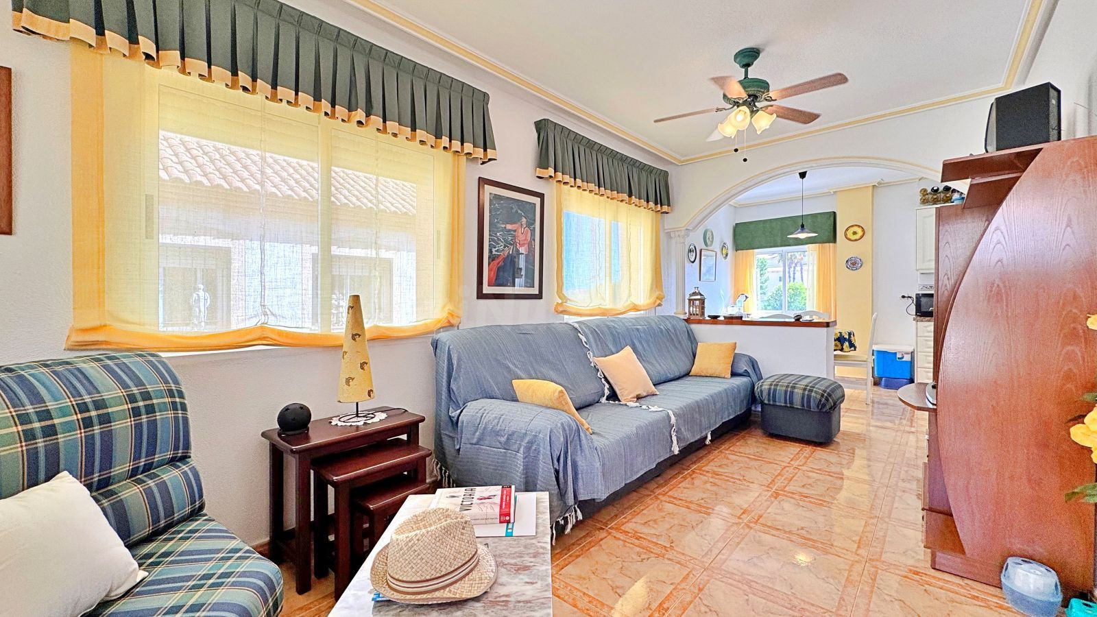BUNGALOW DE PLANTA ALTA DE 2 DORMITORIOS Y 1 BAÑO EN LA ZENI