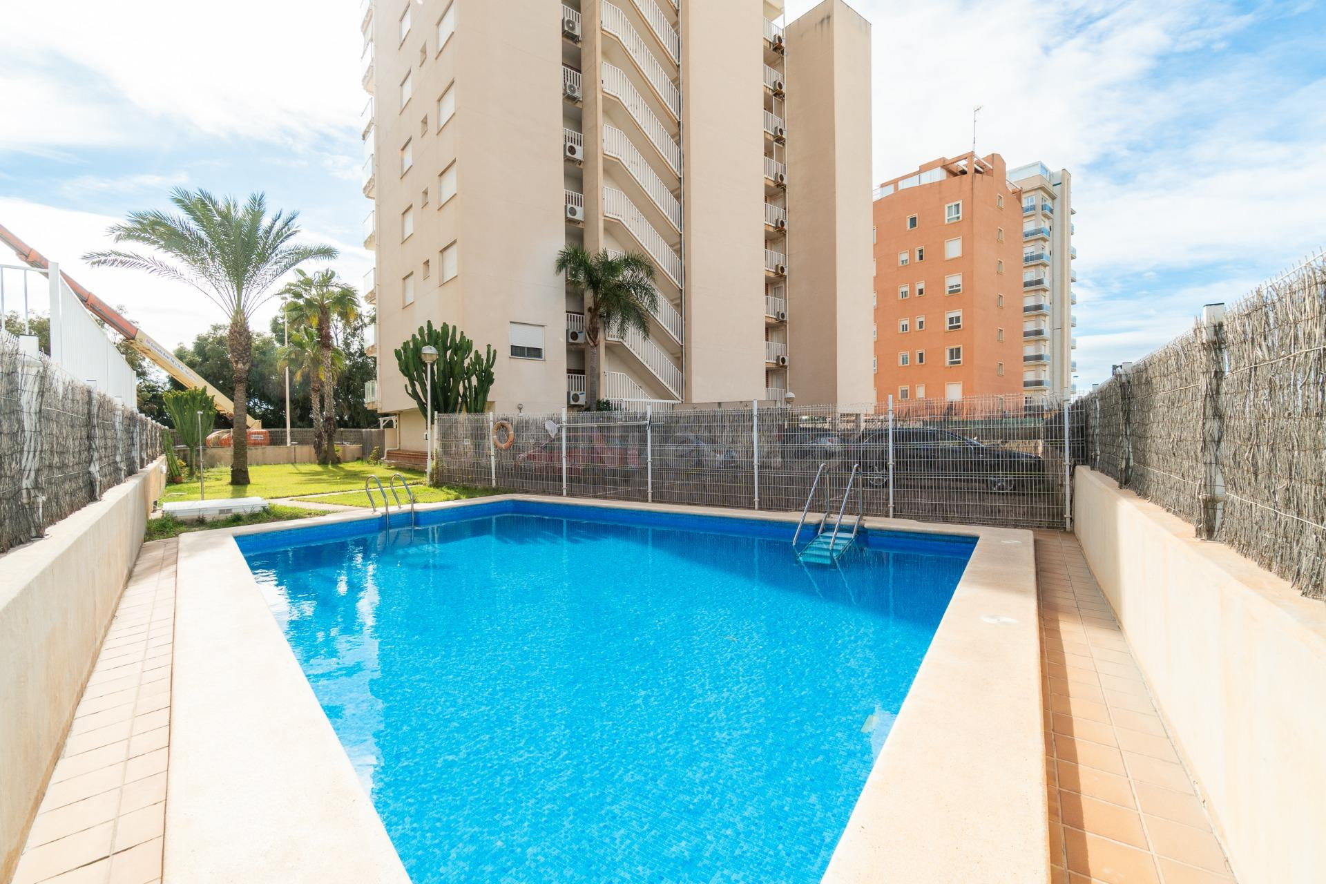 Apartamento de 3 dormitorios y 1 baño en Guardamar del Segur - foto 2