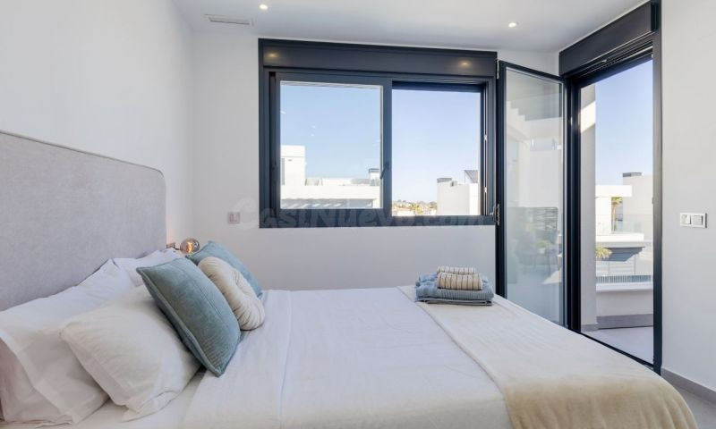 VILLA DE 3 DORMITORIOS Y 2 BAÑOS EN ALGORFA (ALICANTE) - foto 5