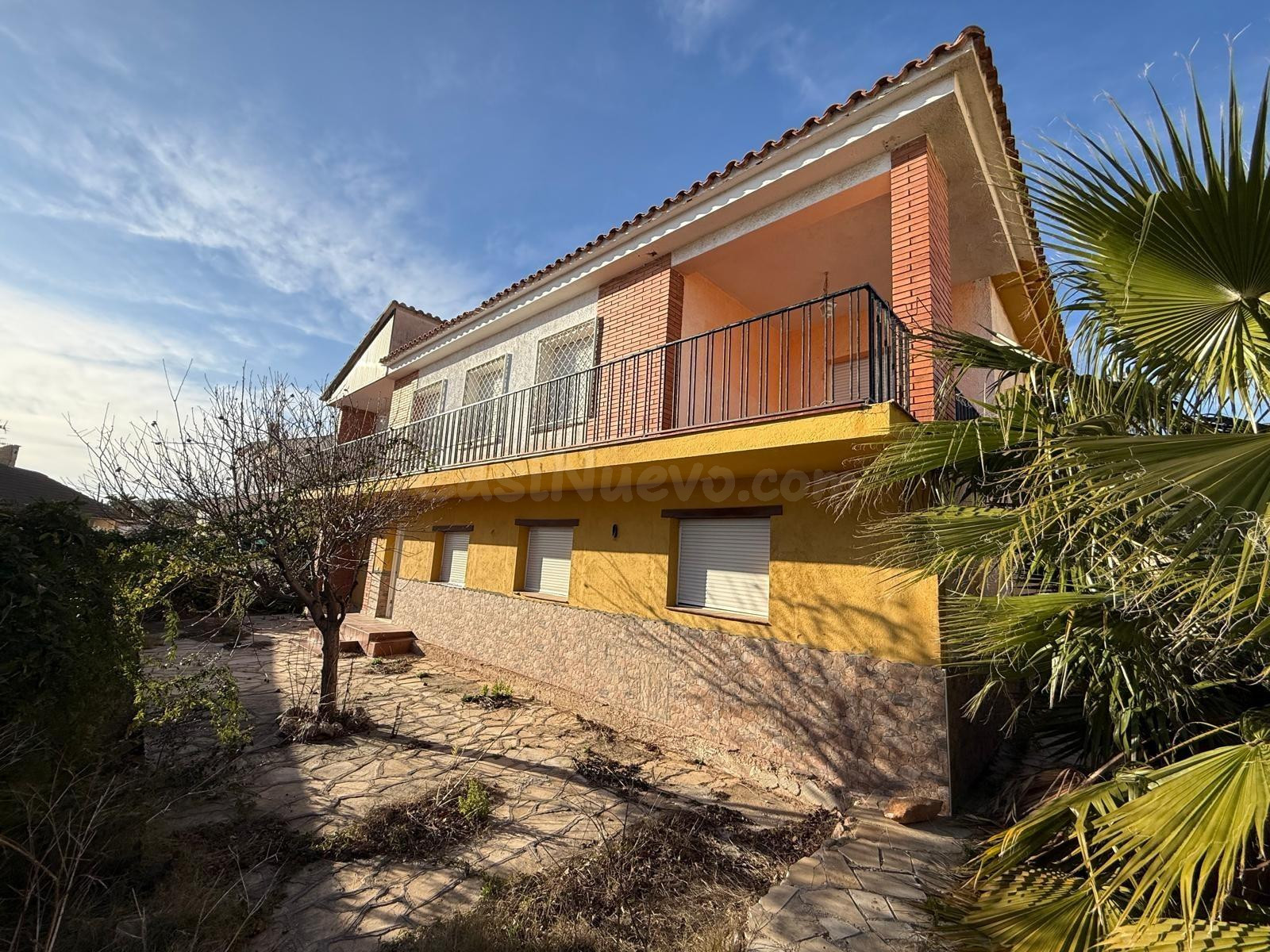 Chalet con dos viviendas independientes para rehabilitar en Roda de Barà