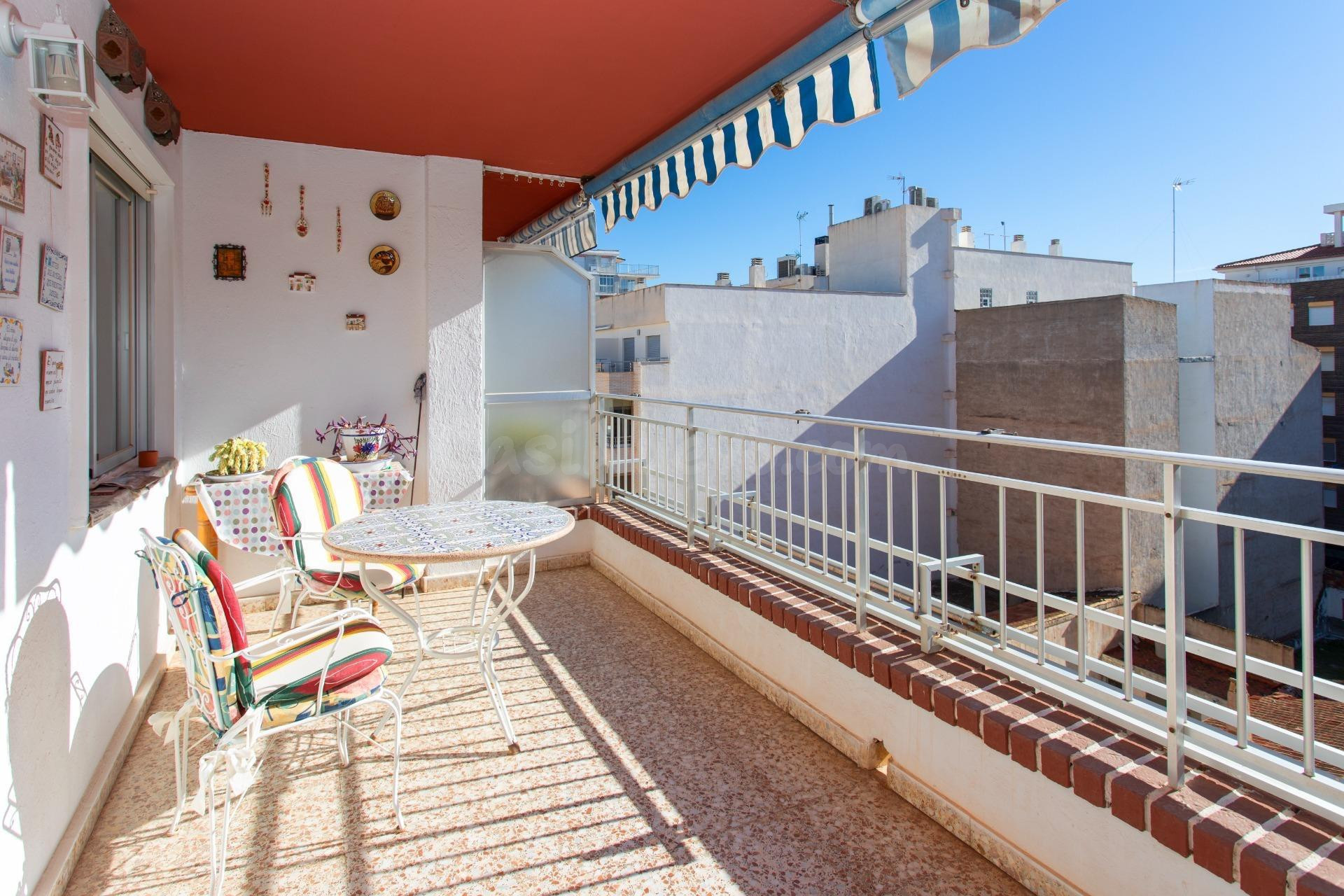 Ático orientado al sur a solo 50 metros del mar en Torrevieja
