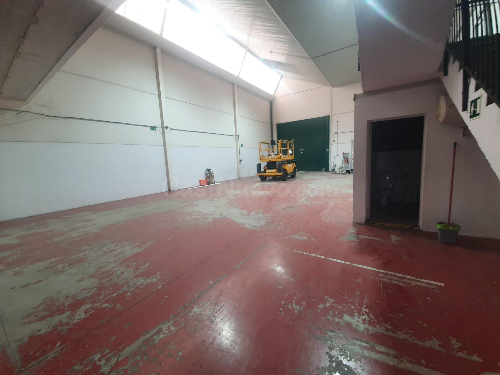 ESTUPENDA NAVE EN LA NEGRILLA EN ALQUILER