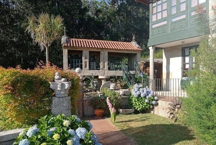 EN VENTA CASA DE PIEDRA EN COMBARRO