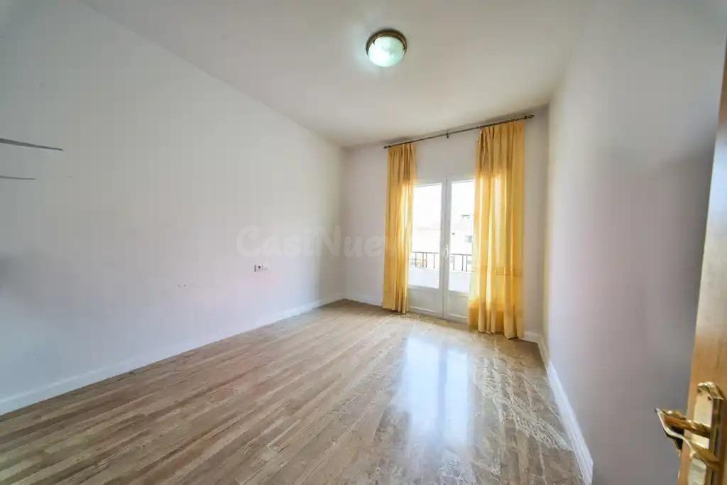 Piso en pleno centro de Baza ( Alquiler con opcion a compra) - foto 5