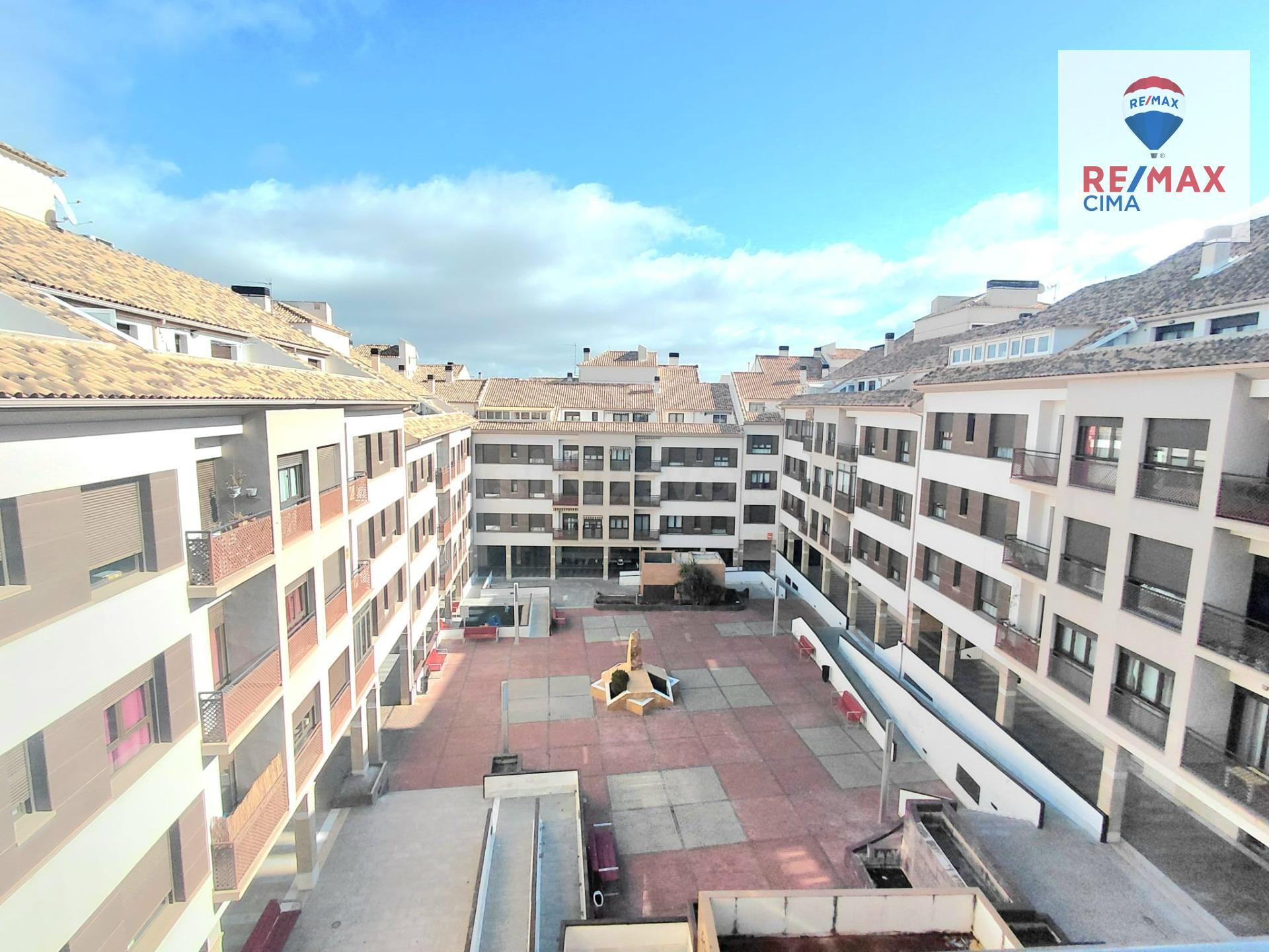 EXCLUSIVO PISO EN VENTA EN EL CENTRO DE BAZA (GRANADA)
