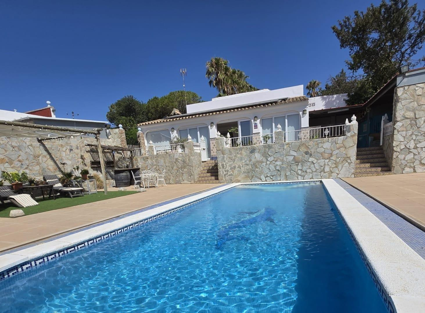 VENTA DE CHALET Y NAVE DE FESTEJO EN CHICLANA - foto 2