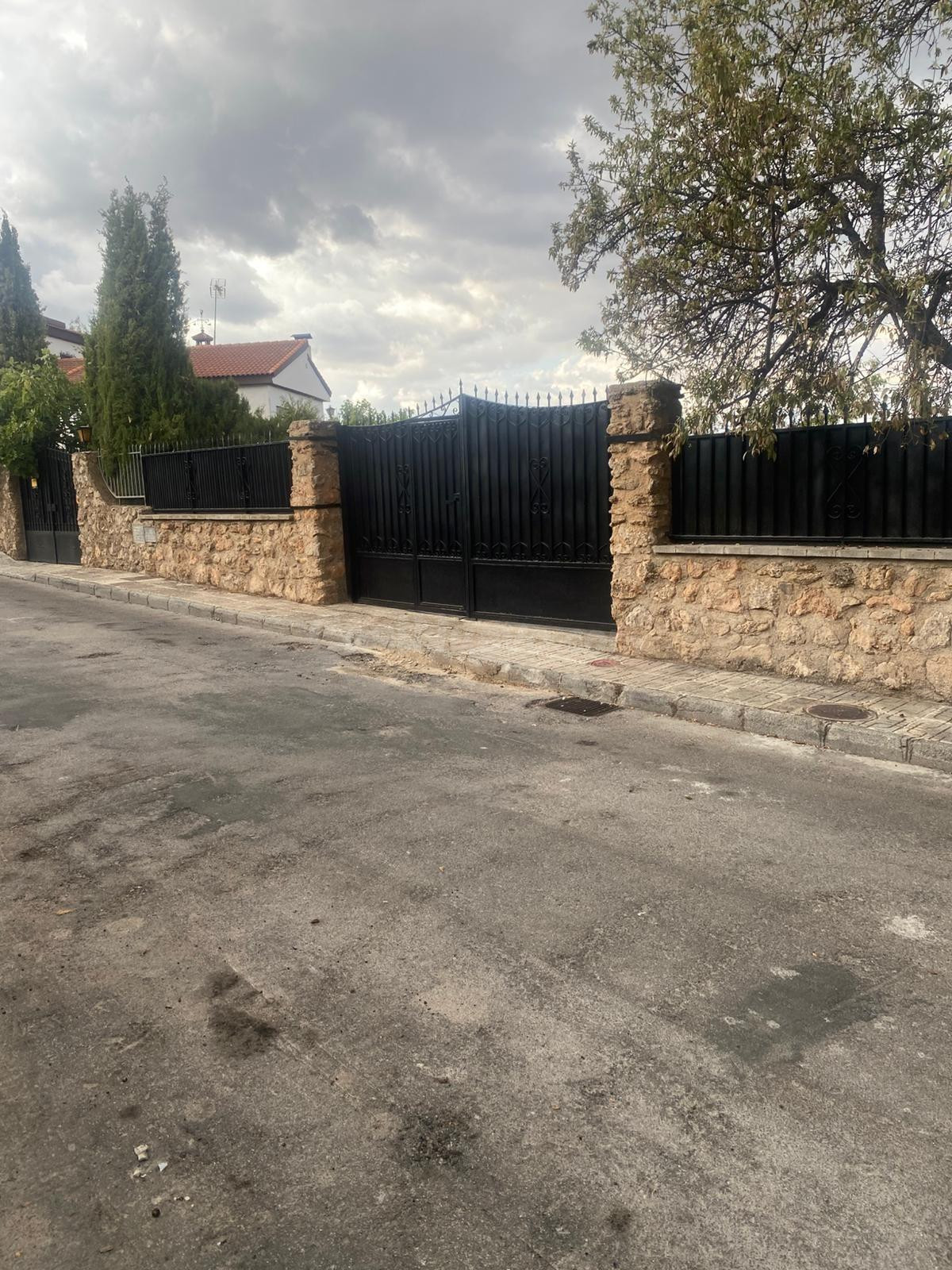 FANTASTICO TERRENO EN BARRIO DE MONACHIL