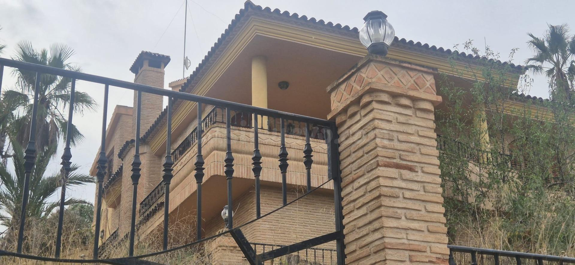Oportunidad Única en La Alcayna: Vivienda Unifamiliar con Am - foto 4