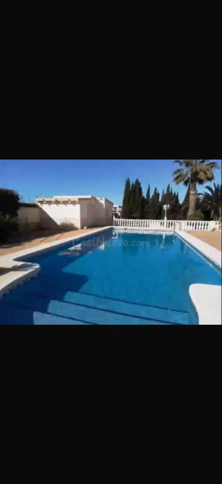 Exclusiva villa en Catral con piscina y amplio terreno