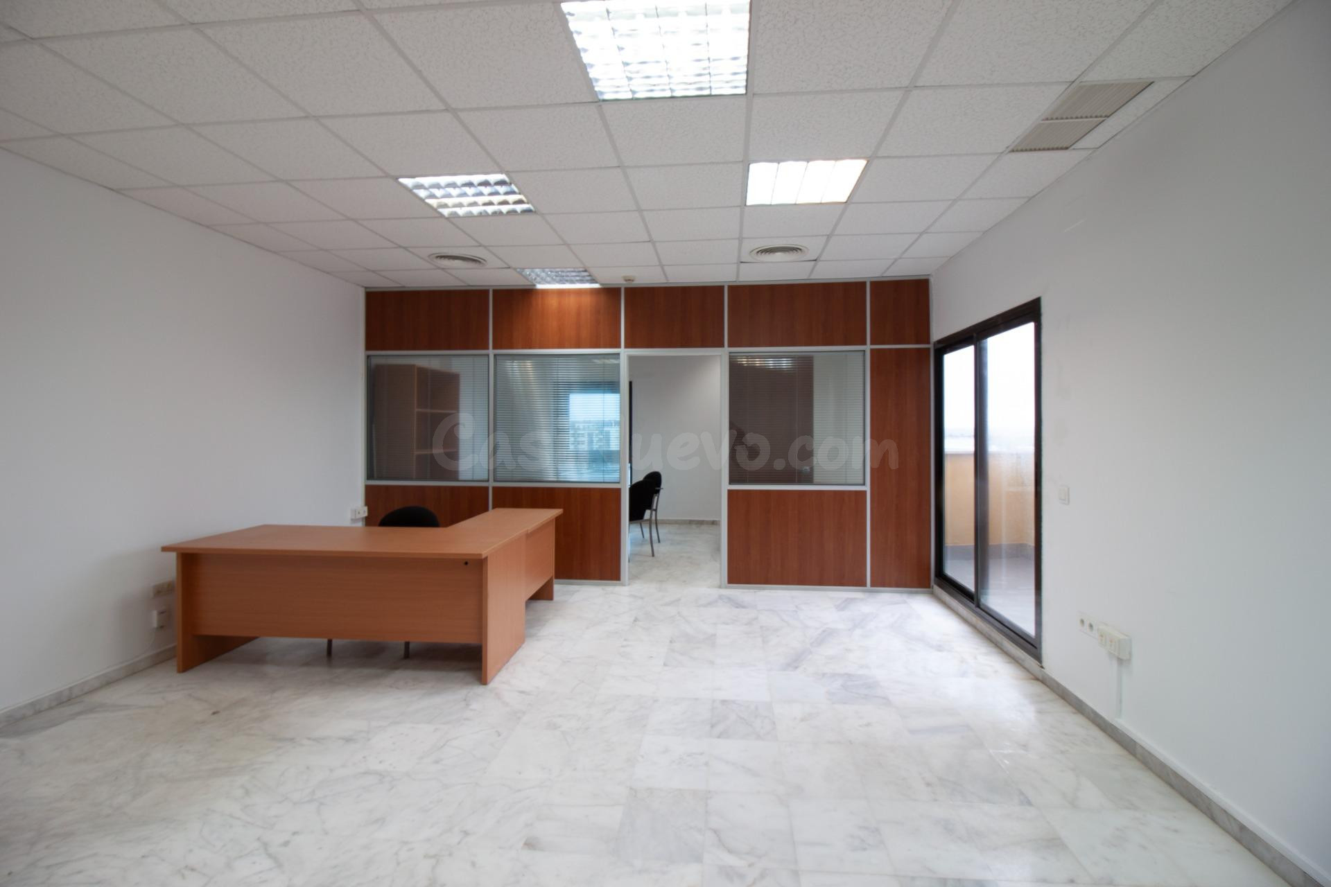 Oficina de 73m2 con Terraza + Parking + Climatización INCLUIDA (Edificio Metropol, PISA) - foto 3