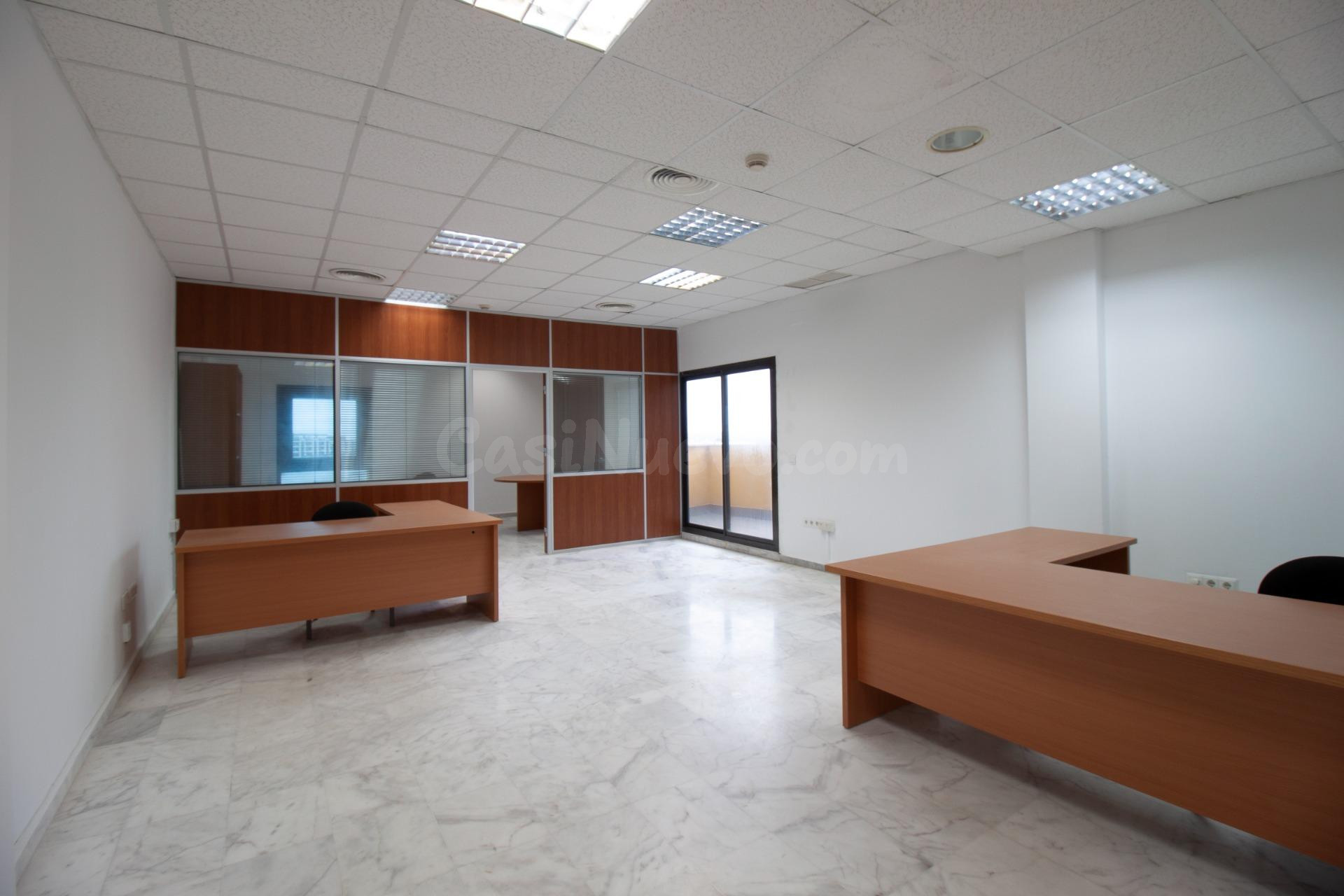 Oficina de 73m2 con Terraza + Parking + Climatización INCLUIDA (Edificio Metropol, PISA) - foto 4