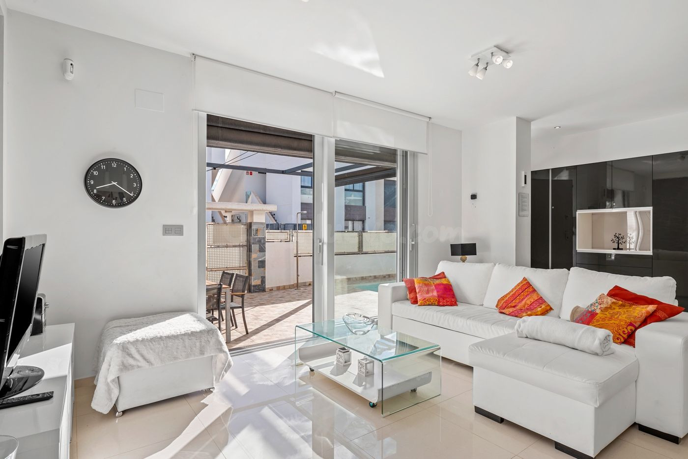 Chalet en planta baja con piscina privada, solárium y licenc - foto 3