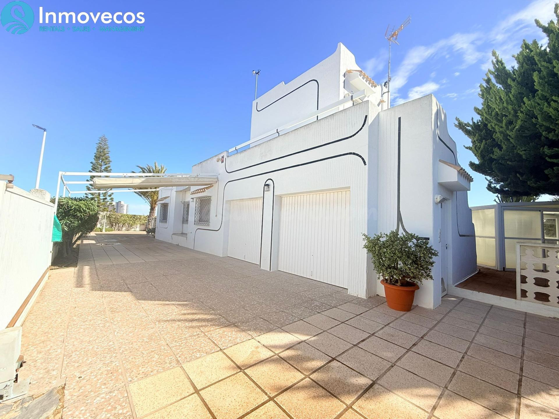 Exclusivo chalet en la zona de Veneziola km 17 de La Manga del Mar Menor.