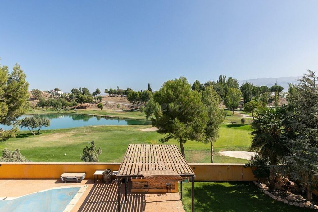 Chalet junto al campo de golf con vistazas