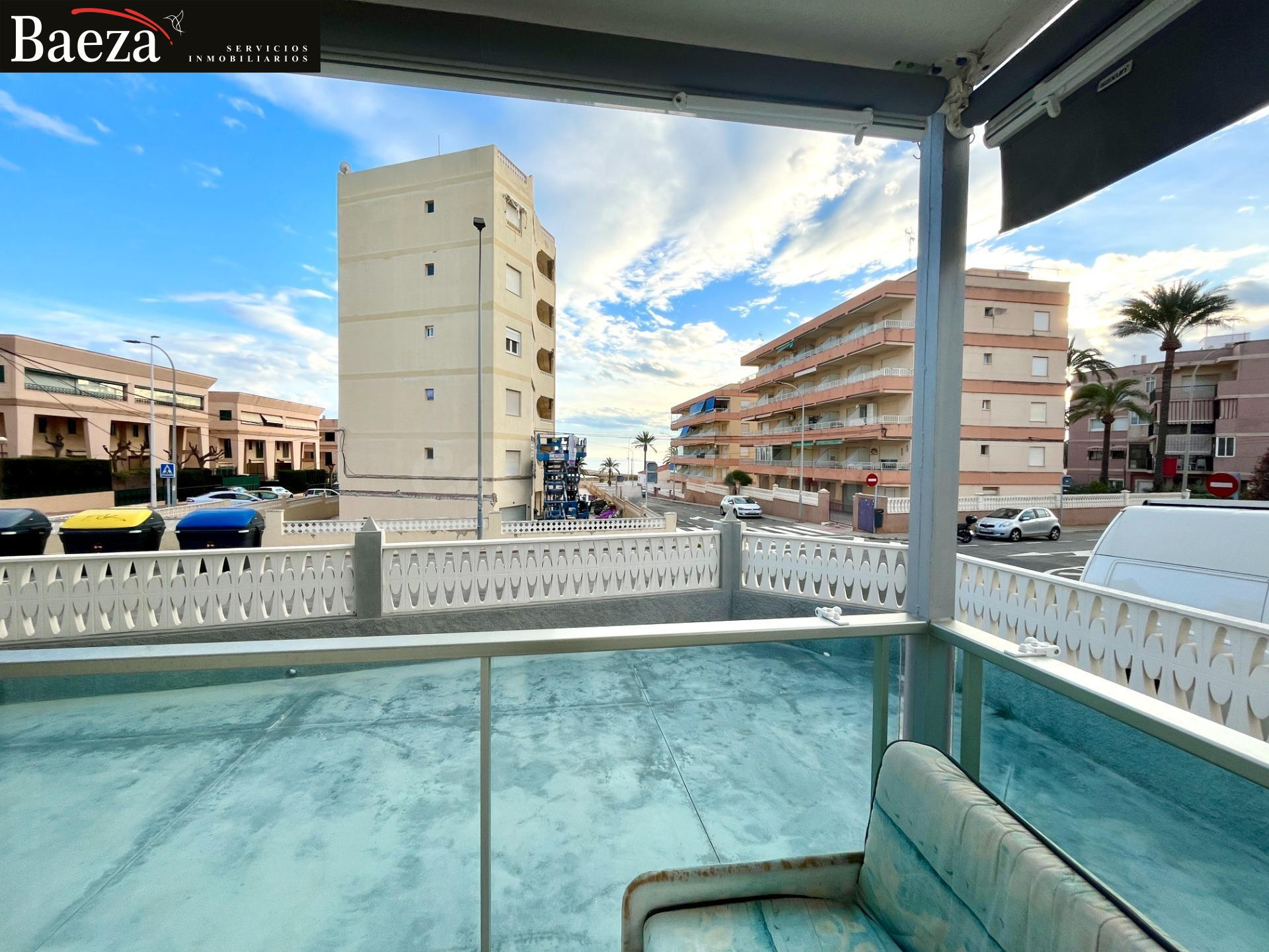 Apartamento en segunda línea de playa en Santa Pola – Cala Santiago Bernabéu