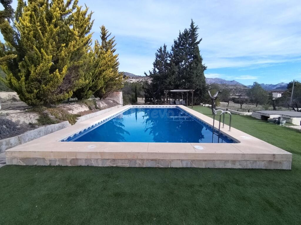 Preciosa finca rústica con excelente potencial en Relleu - foto 2