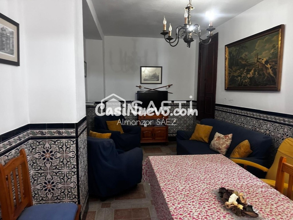 Casa independiente con garaje, patios y azotea - foto 10