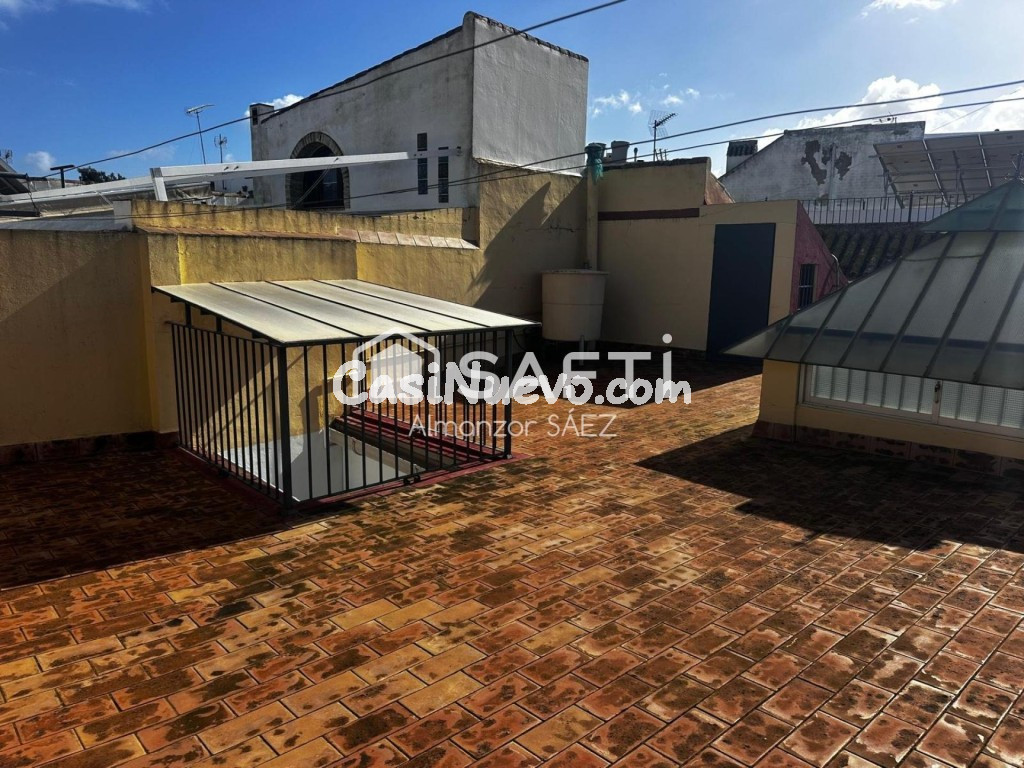 Casa independiente con garaje, patios y azotea - foto 19