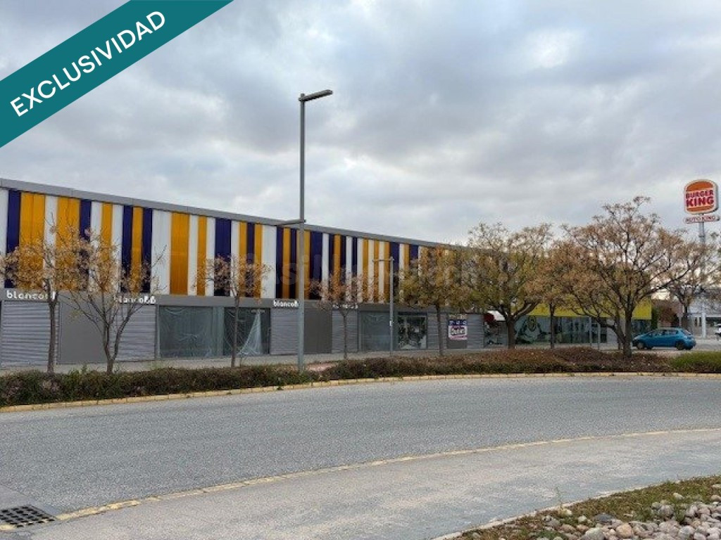 Se venden locales comerciales en una zona en crecimiento - foto 4