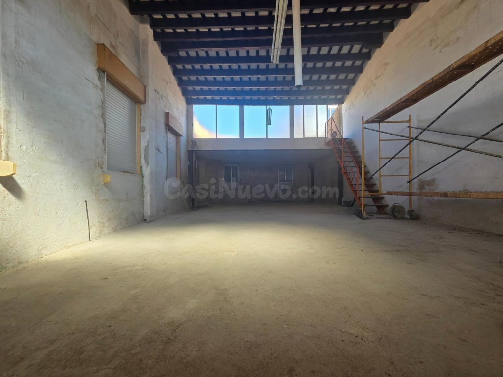 Espacio diáfano y versátil en el centro de Canet - foto 3
