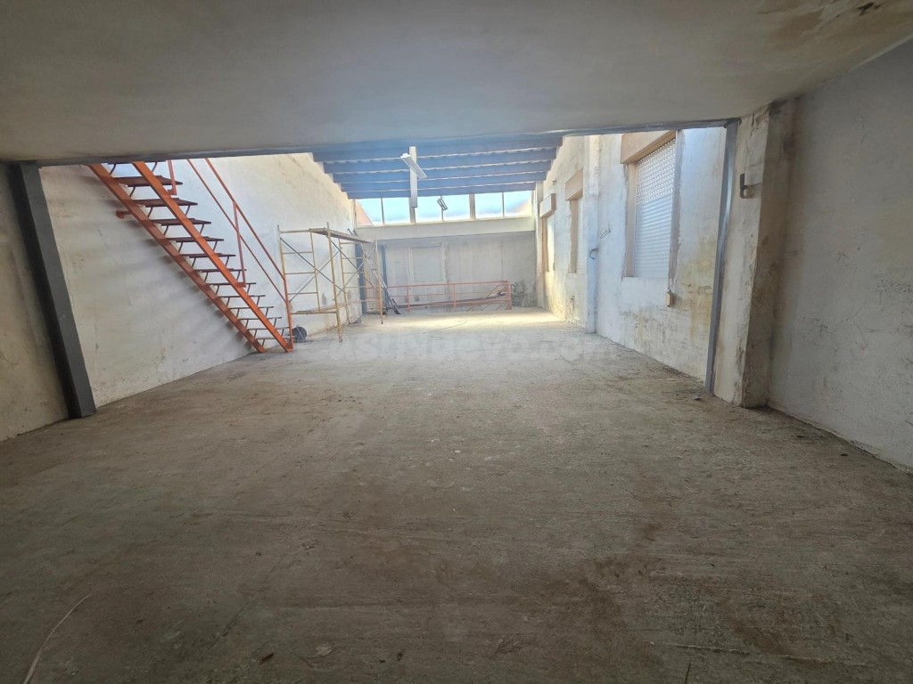 Espacio diáfano y versátil en el centro de Canet - foto 4