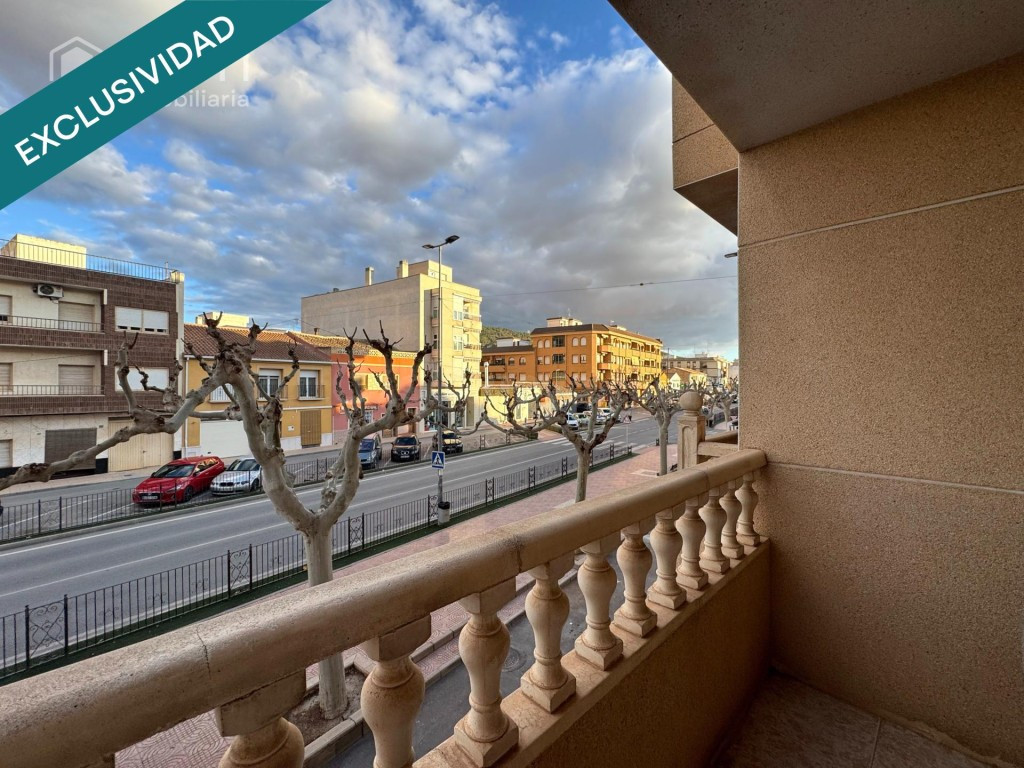 Piso VPO con garaje en pleno centro de Pinoso – listo para e