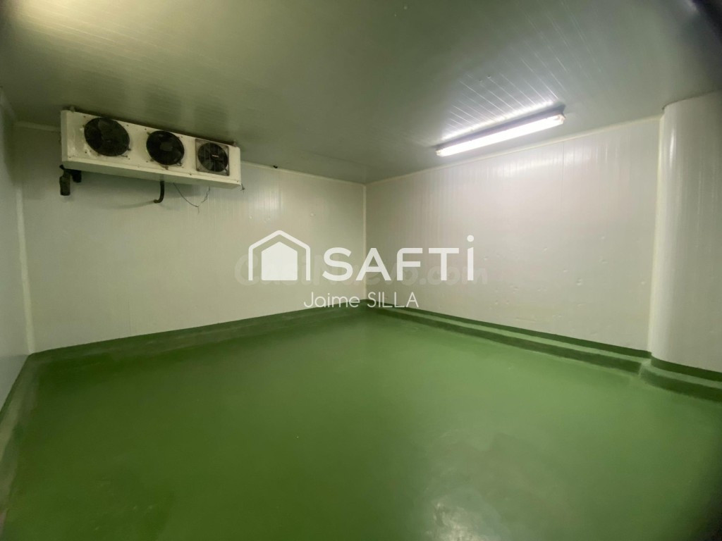 Nave industrial 566 m² con licencia de actividad.