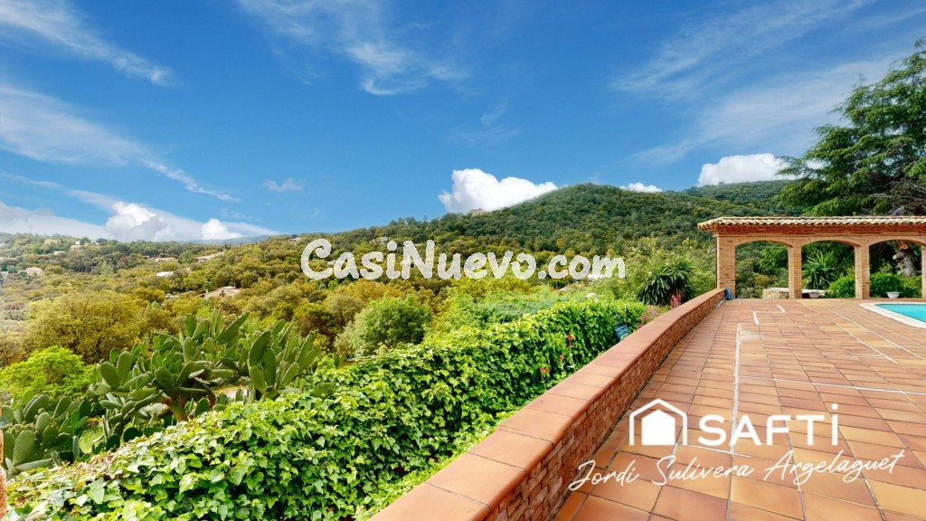 CHALET CON VISTAS ESPECTACULARES, BODEGA Y CAMPO DE FÚTBOL! - foto 6