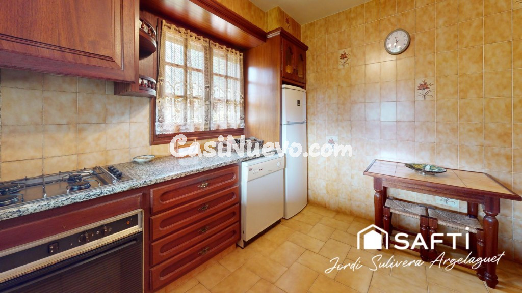 CHALET CON VISTAS ESPECTACULARES, BODEGA Y CAMPO DE FÚTBOL! - foto 31