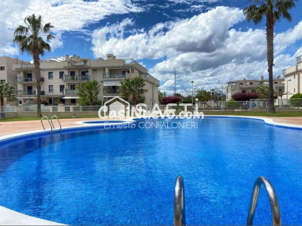 Hermoso piso esquinero con vistas al mar y con licencia turí - foto 4
