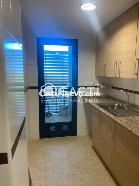 Hermoso piso esquinero con vistas al mar y con licencia turí - foto 16