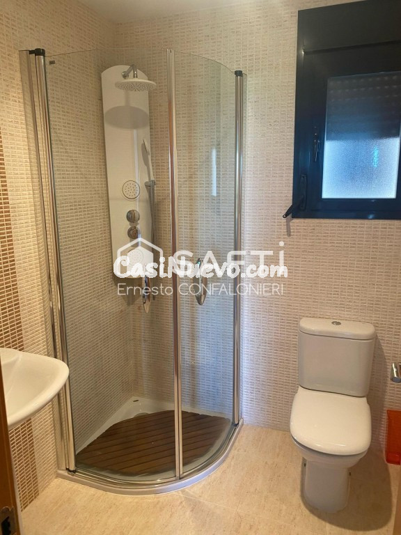 Hermoso piso esquinero con vistas al mar y con licencia turí - foto 22