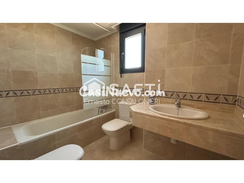 Hermoso piso esquinero con vistas al mar y con licencia turí - foto 24