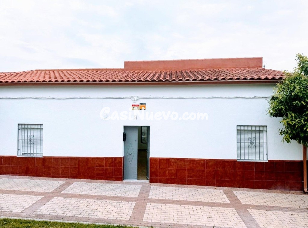 Casa cerca de badajoz. La Albuera. Sin comisión de agencia.